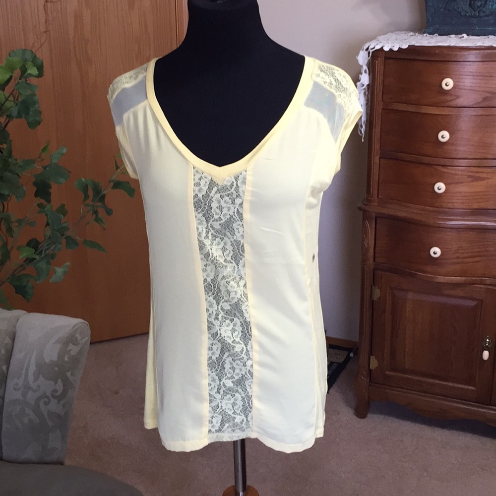 Butter yellow stretch blouse